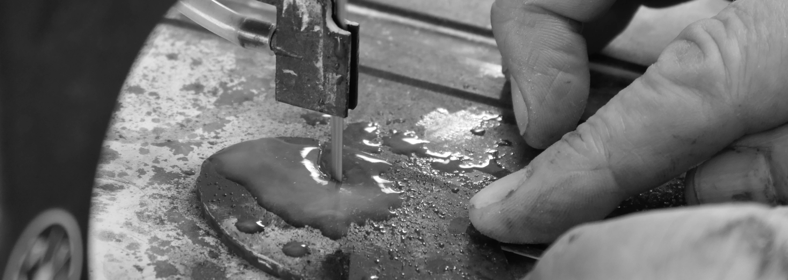 Ambachtelijk werken aan glas in lood